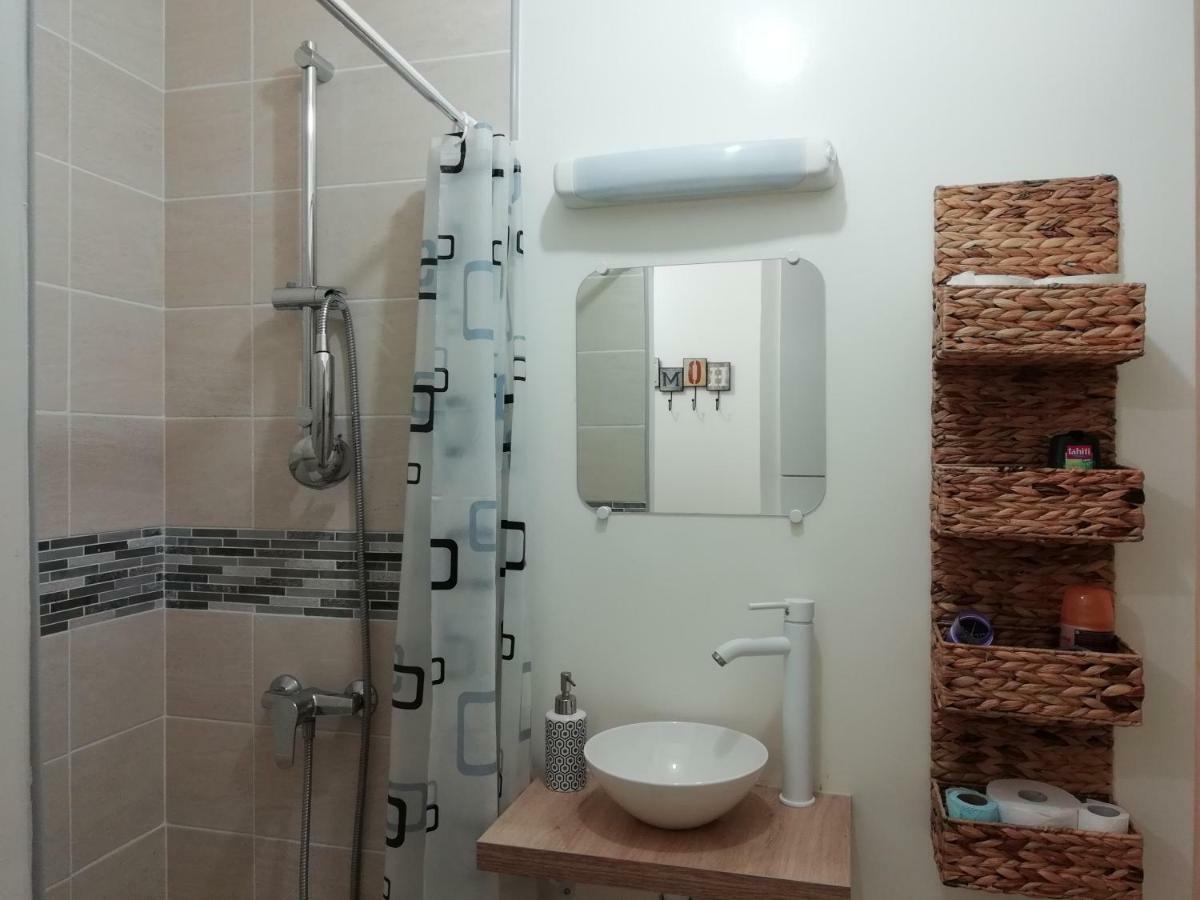 Chic Studio Near Paris Apartment แซงต์-เดอนี ภายนอก รูปภาพ